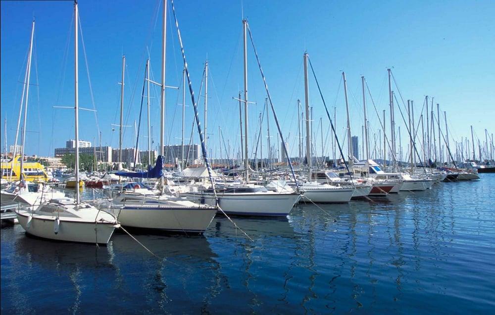 Ibis Toulon La Seyne Sur Mer Exterior photo