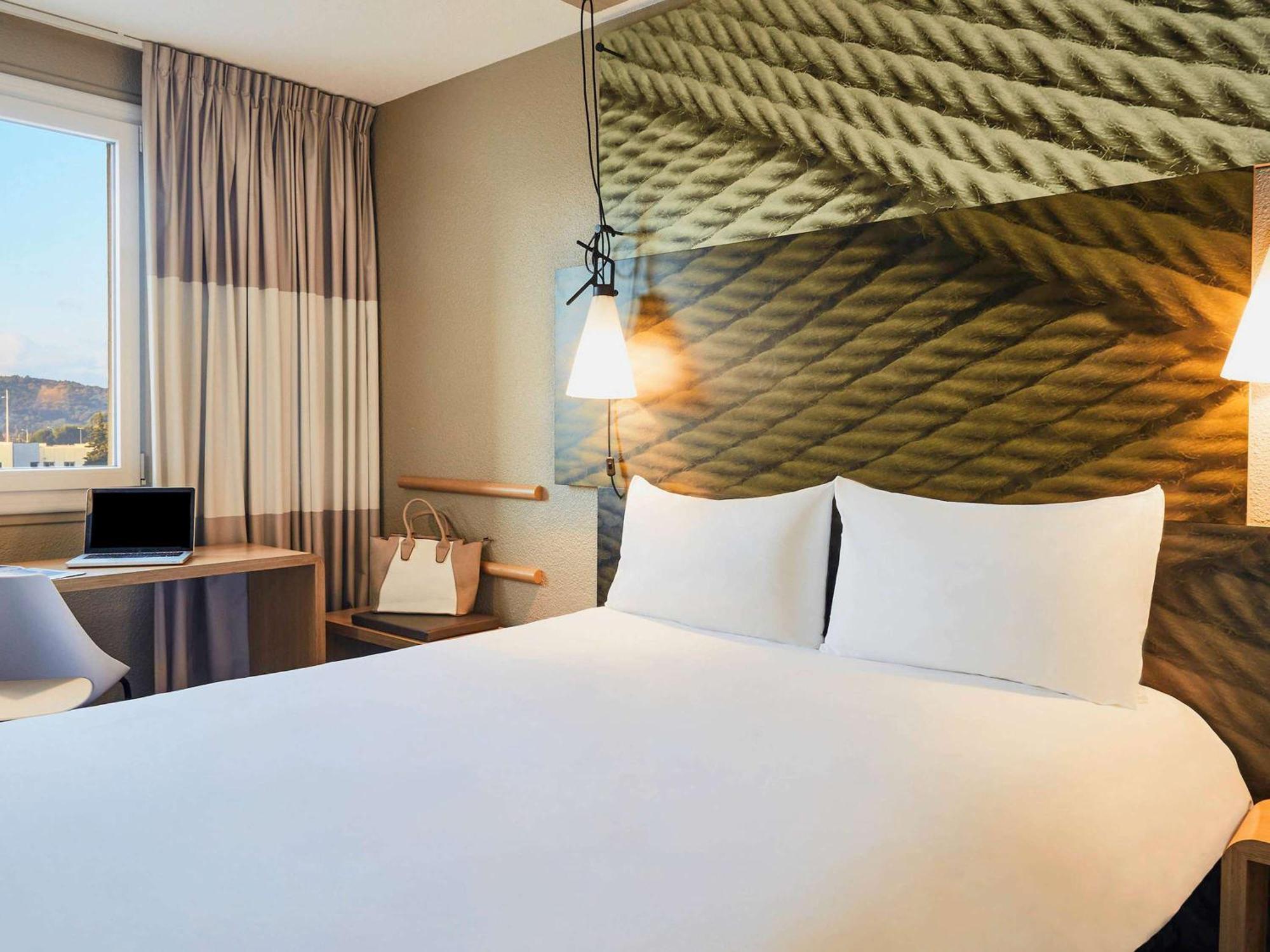 Ibis Toulon La Seyne Sur Mer Exterior photo