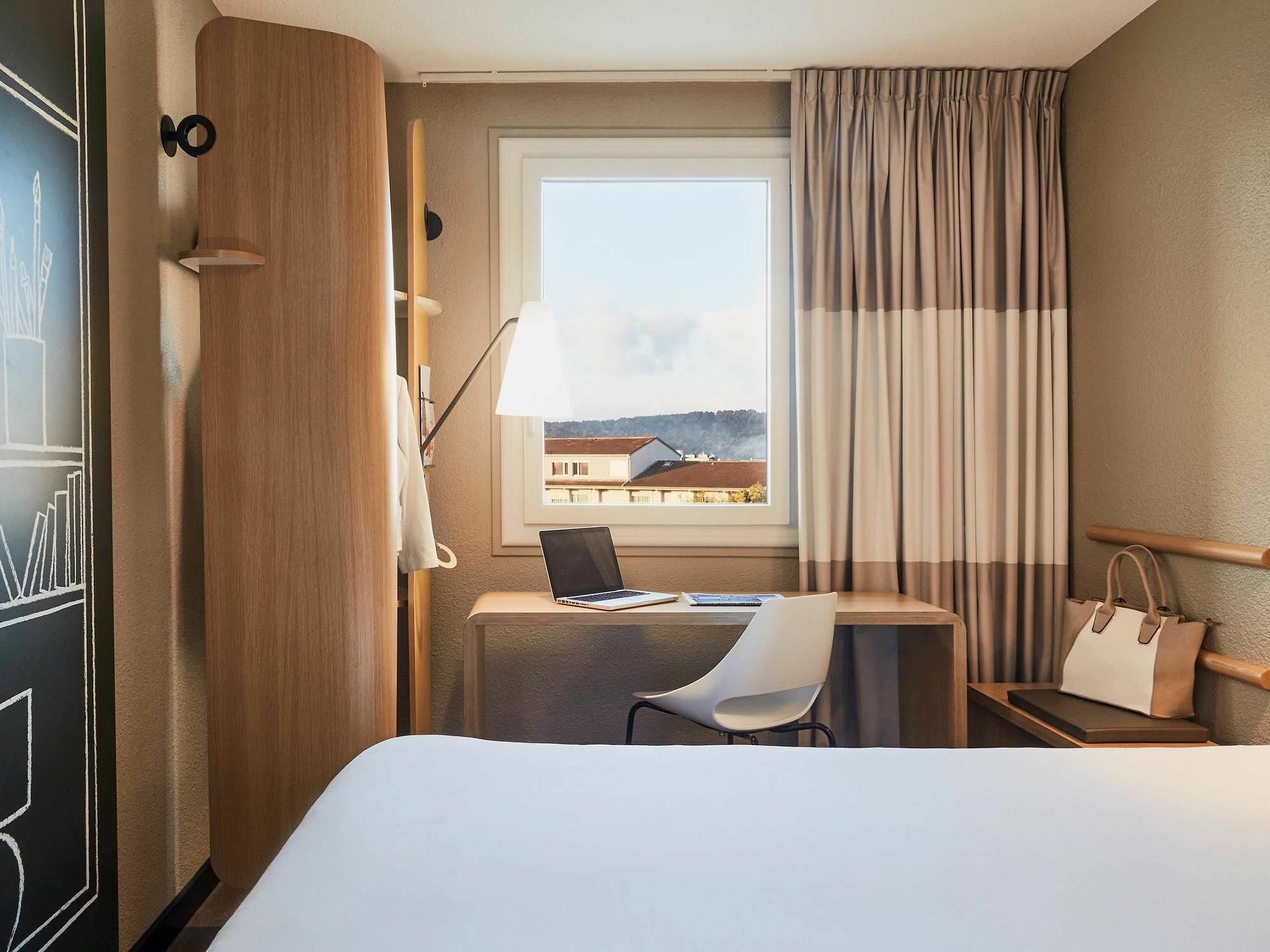 Ibis Toulon La Seyne Sur Mer Exterior photo