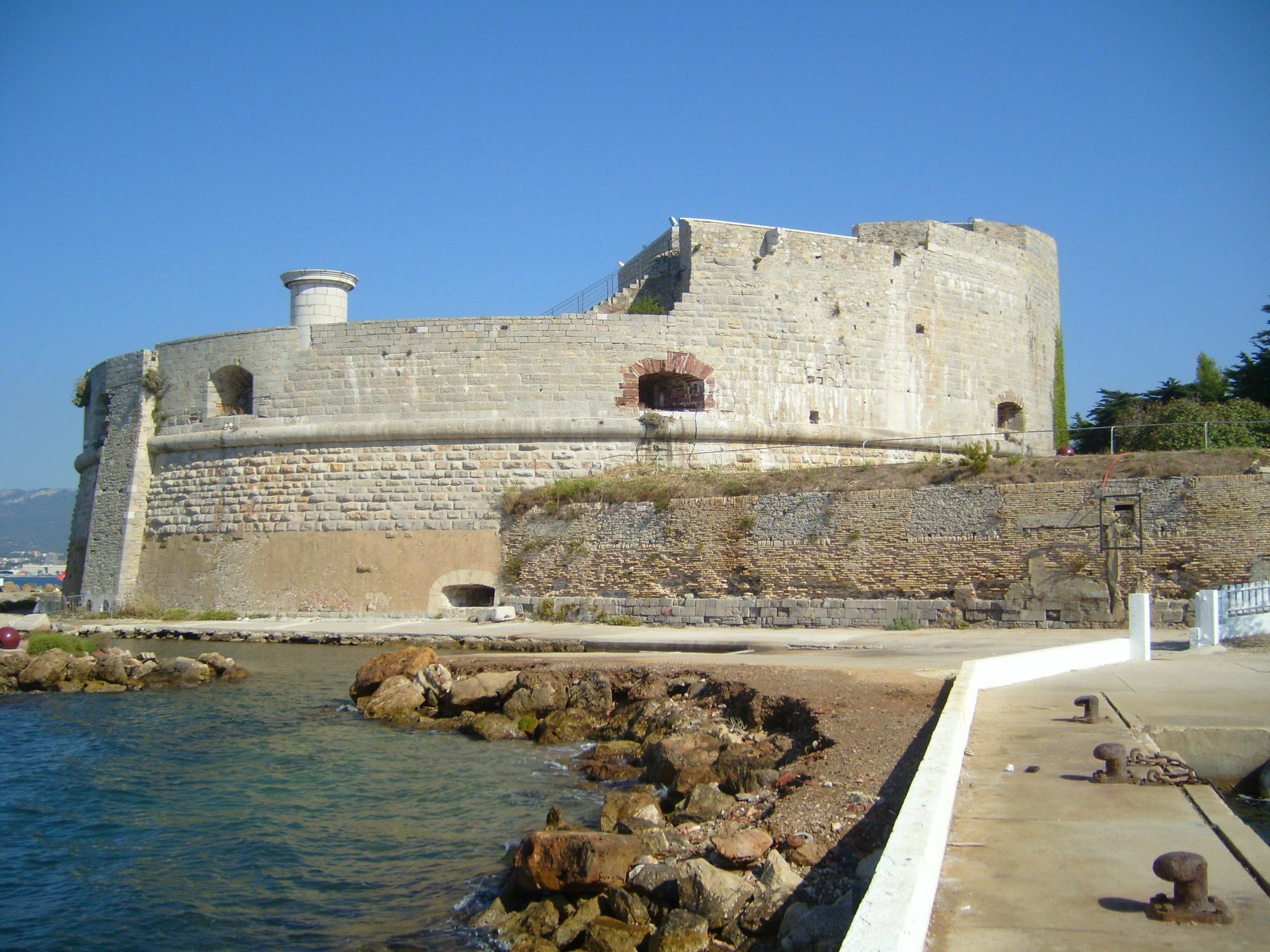 Ibis Toulon La Seyne Sur Mer Exterior photo
